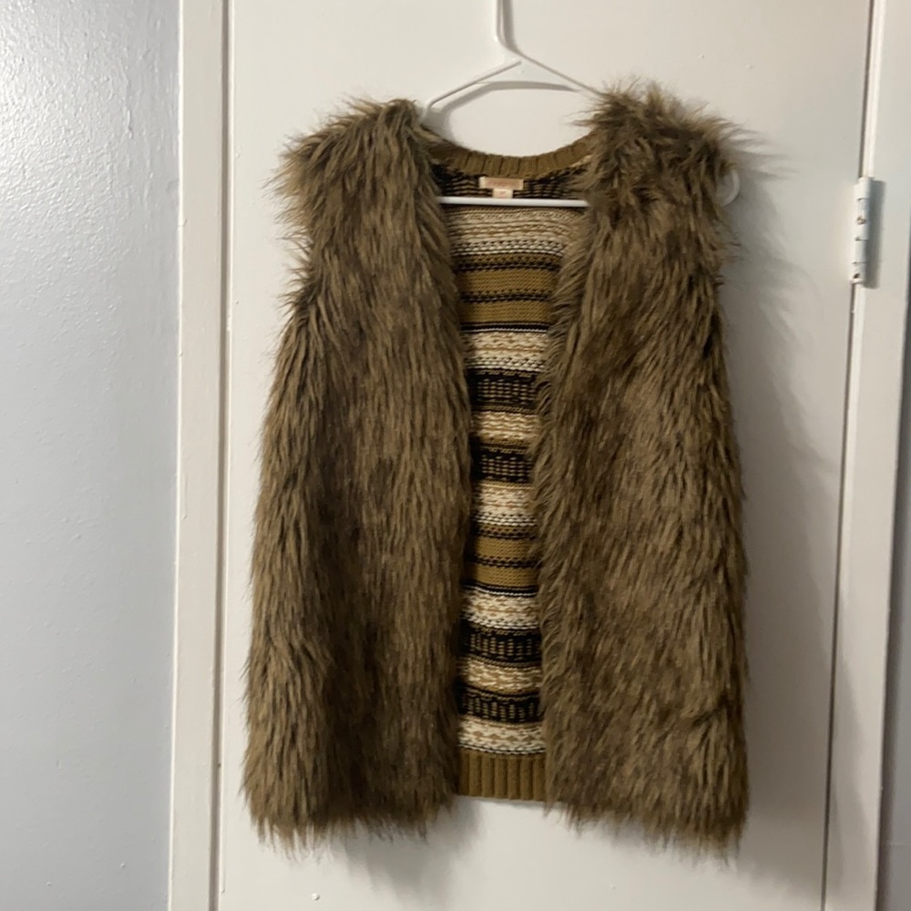 Fur sweater vest